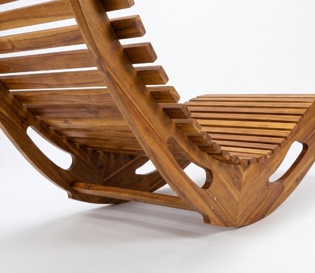 PRESTIGE Ergonomische Schwungliege Akazienholz
