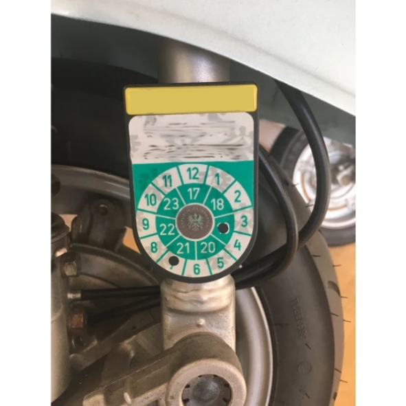FIX-IT-EASY-Pruefplakettenhalterung-Zweirad-20257521-4_1
