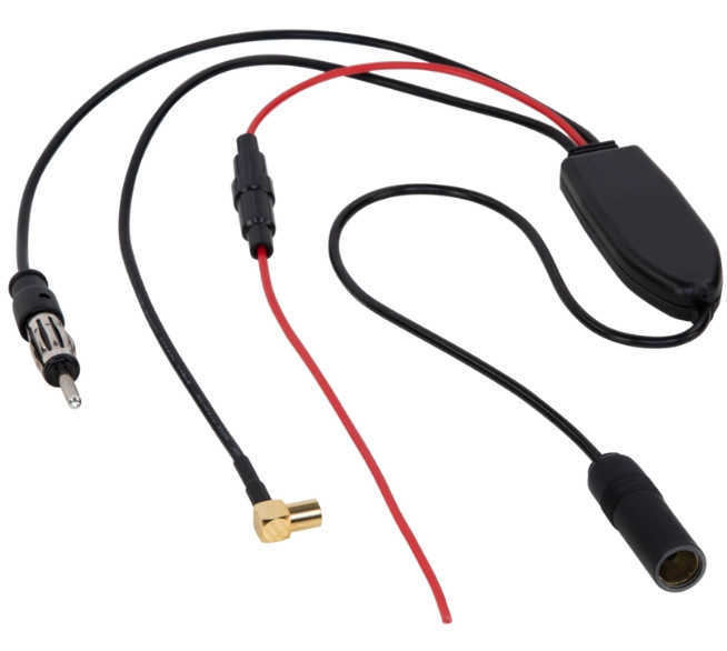Aktiver Antennensplitter mit DIN-Stecker, DIN-Buchse, abgewinkeltem SMB-Anschluss, Stromleitung und schwarzem Elektronikgehäuse.