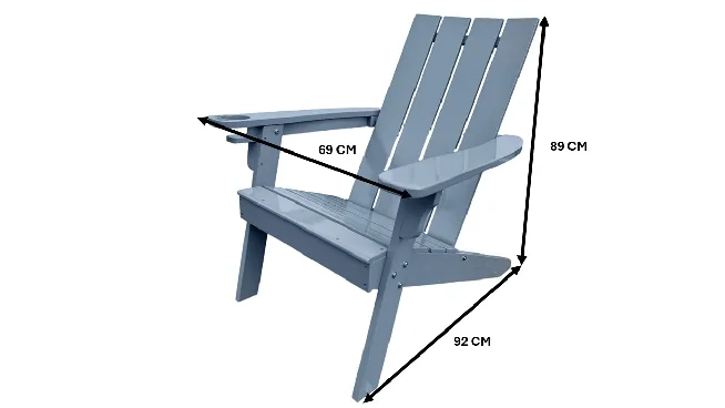 Grauer Adirondack-Gartenstuhl mit eingezeichneten Maßen für Breite, Tiefe und Höhe.